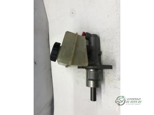 Gebruikte Hoofdremcilinder Mercedes C (W202) 1.8 C-180 16V Prijs € 45,00 Margeregeling aangeboden door Autobedrijf de Heer B.V.