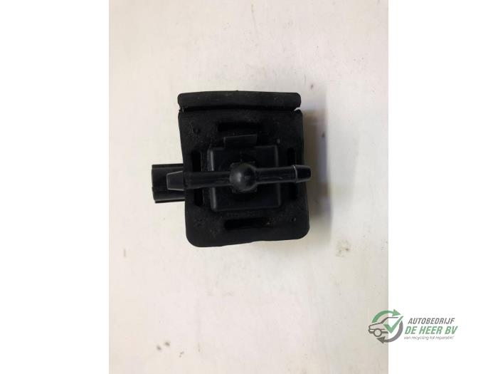 Gebruikte Sensor map (inlaatspruitstuk) Ford Fiesta 4 1.3i Prijs € 15,00 Margeregeling aangeboden door Autobedrijf de Heer B.V.