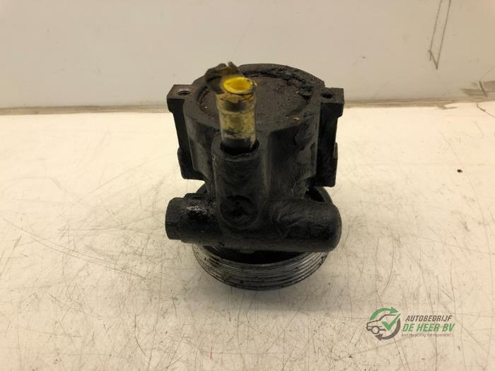 Gebruikte Servopomp Renault Megane Scénic (JA) 2.0 RT Prijs € 22,00 Margeregeling aangeboden door Autobedrijf de Heer B.V.