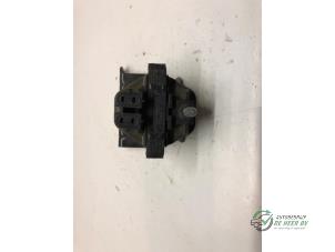 Gebruikte Bobine Daewoo Espero 1.8 CD Prijs € 35,00 Margeregeling aangeboden door Autobedrijf de Heer B.V.