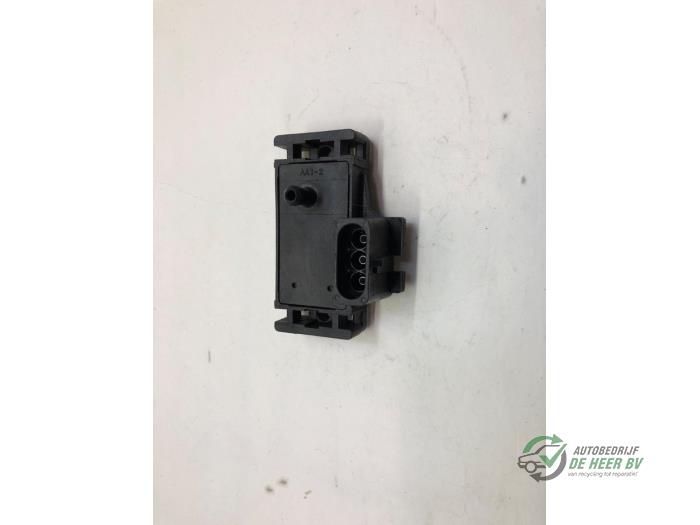 Gebruikte Map Sensor (inlaatspruitstuk) Renault Twingo (C06) 1.2 Prijs € 15,00 Margeregeling aangeboden door Autobedrijf de Heer B.V.