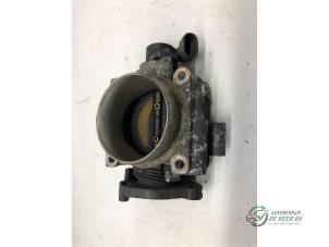 Gebruikte Injectiehuis Volvo S40 (VS) 1.8 16V Prijs € 32,00 Margeregeling aangeboden door Autobedrijf de Heer B.V.