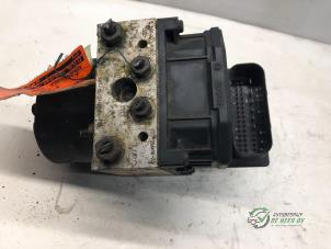 Gebruikte ABS Pomp Ford Mondeo III Wagon 1.8 16V Prijs € 22,00 Margeregeling aangeboden door Autobedrijf de Heer B.V.