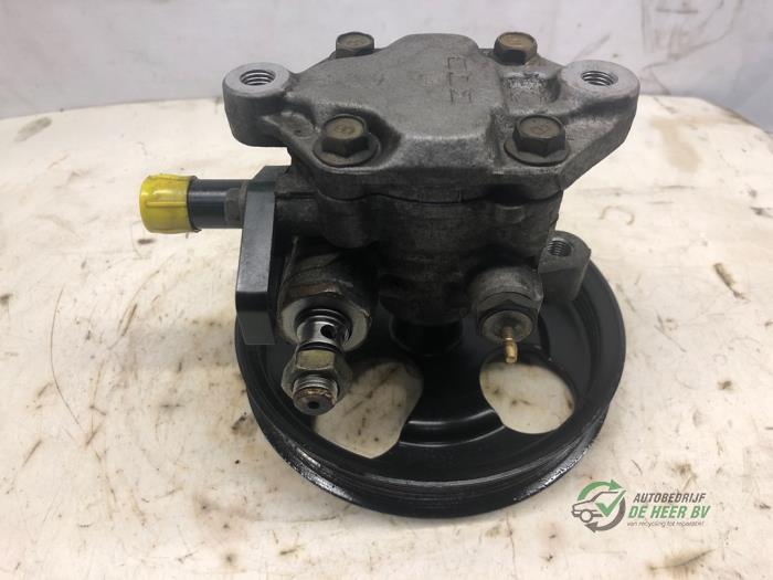Gebruikte Servopomp Mitsubishi Carisma 1.8 GDI 16V Prijs € 45,00 Margeregeling aangeboden door Autobedrijf de Heer B.V.