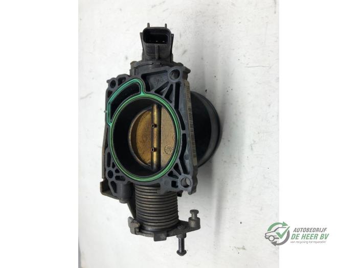 Gasklephuis van een Ford Focus 1 Wagon 1.8 16V 2002