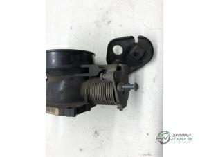 Gasklephuis van een Ford Focus 1 Wagon 1.8 16V 2002