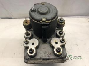 Gebruikte ABS Pomp Opel Vectra B (36) 2.0 16V Ecotec Prijs € 50,00 Margeregeling aangeboden door Autobedrijf de Heer B.V.