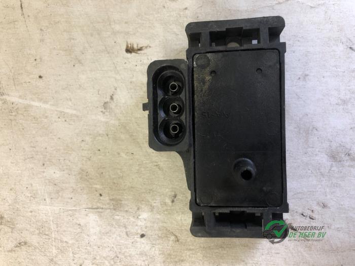 Gebruikte Map Sensor (inlaatspruitstuk) Hyundai Lantra/Elantra II 1.5i GL,GLS 8V Prijs € 25,00 Margeregeling aangeboden door Autobedrijf de Heer B.V.
