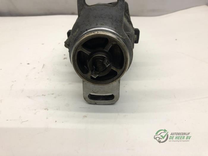Gebruikte Stroomverdeler Nissan Primera (P10) 1.6 16V Kat. Prijs € 45,00 Margeregeling aangeboden door Autobedrijf de Heer B.V.