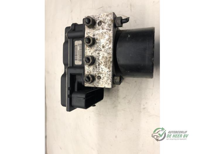 Gebruikte ABS Pomp Skoda Fabia (6Y5) 1.4 TDI 80 Prijs € 50,00 Margeregeling aangeboden door Autobedrijf de Heer B.V.