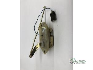 Gebruikte Achterklep Slotmechaniek Chevrolet Matiz 0.8 S,SE Prijs € 15,00 Margeregeling aangeboden door Autobedrijf de Heer B.V.