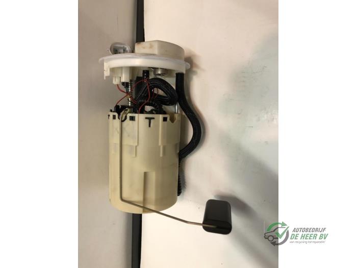Gebruikte Tank element Pomp Renault Laguna II Grandtour (KG) 1.6 16V Prijs € 35,00 Margeregeling aangeboden door Autobedrijf de Heer B.V.