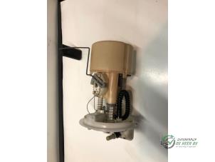 Gebruikte Tank element Pomp Renault Twingo (C06) Prijs € 35,00 Margeregeling aangeboden door Autobedrijf de Heer B.V.