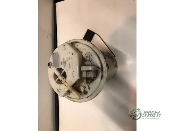 Gebruikte Tank element Pomp Renault Laguna II (BG) 1.6 16V Prijs € 35,00 Margeregeling aangeboden door Autobedrijf de Heer B.V.
