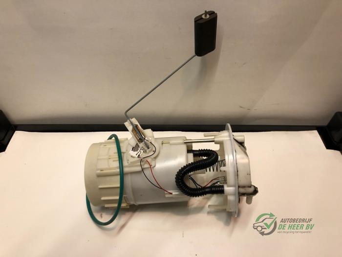 Gebruikte Tank element Pomp Renault Megane II (BM/CM) 1.6 16V Prijs € 35,00 Margeregeling aangeboden door Autobedrijf de Heer B.V.
