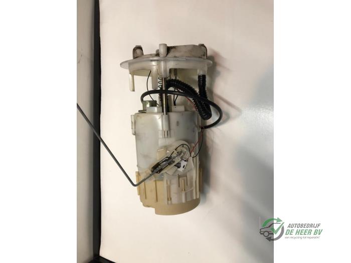 Gebruikte Brandstofpomp Elektrisch Renault Grand Scénic II (JM) 2.0 16V Prijs € 35,00 Margeregeling aangeboden door Autobedrijf de Heer B.V.