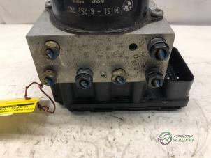 Gebruikte ABS Pomp BMW 3 serie (E46/4) 316i Prijs € 100,00 Margeregeling aangeboden door Autobedrijf de Heer B.V.