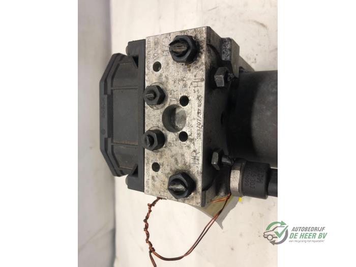 Gebruikte ABS Pomp Audi A4 Avant (B6) 1.9 TDI 100 Prijs € 100,00 Margeregeling aangeboden door Autobedrijf de Heer B.V.
