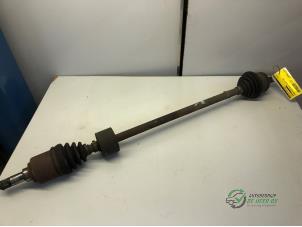 Gebruikte Aandrijfas rechts-voor Fiat Stilo (192A/B) 1.2 16V 3-Drs. Prijs € 50,00 Margeregeling aangeboden door Autobedrijf de Heer B.V.