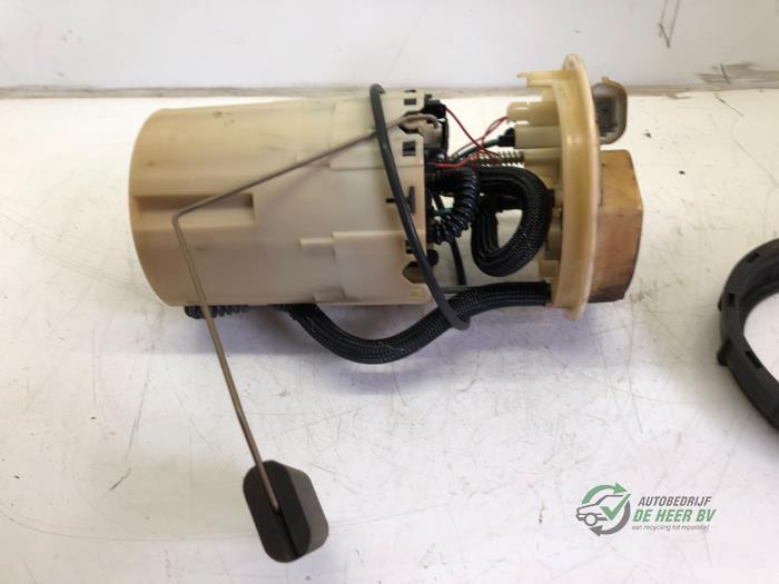 Gebruikte Tank element Pomp Renault Laguna II Grandtour (KG) 1.6 16V Prijs € 35,00 Margeregeling aangeboden door Autobedrijf de Heer B.V.