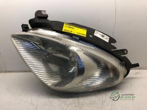 Gebruikte Koplamp links Citroen Xsara Picasso (CH) 1.8 16V Prijs € 35,00 Margeregeling aangeboden door Autobedrijf de Heer B.V.