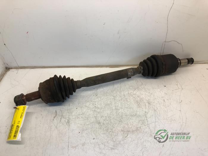 Gebruikte Steekas links-voor Fiat Stilo (192A/B) 1.6 16V 5-Drs. Prijs € 50,00 Margeregeling aangeboden door Autobedrijf de Heer B.V.