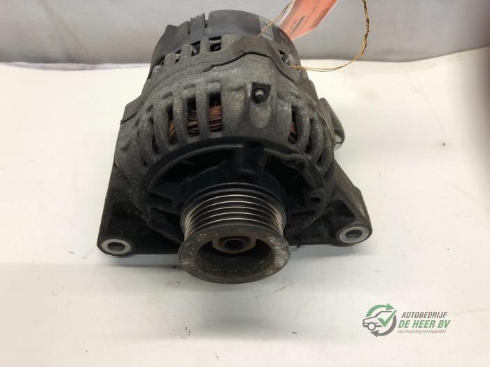 Gebruikte Dynamo Opel Corsa B (73/78/79) 1.2i 16V Prijs € 30,00 Margeregeling aangeboden door Autobedrijf de Heer B.V.