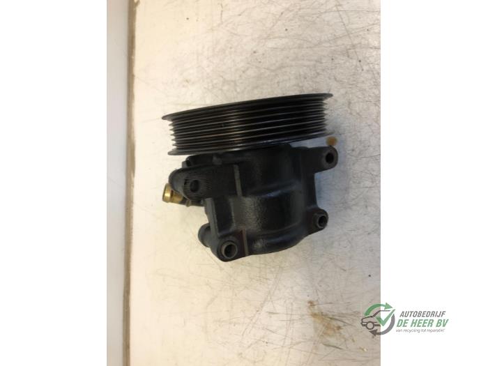 Gebruikte Pomp Servo Ford Focus 1 Wagon 1.8 TDCi 115 Prijs € 40,00 Margeregeling aangeboden door Autobedrijf de Heer B.V.