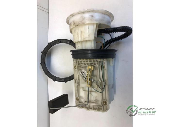 Gebruikte Tank element Pomp Volkswagen Polo III (6N2) 1.4 Prijs € 35,00 Margeregeling aangeboden door Autobedrijf de Heer B.V.