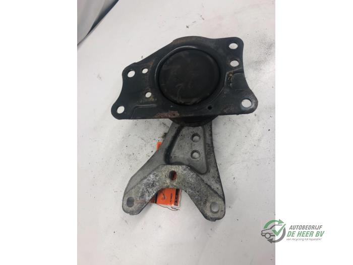 Gebruikte Motorrubber Volkswagen Polo IV (9N1/2/3) 1.4 TDI 70 Prijs € 25,00 Margeregeling aangeboden door Autobedrijf de Heer B.V.