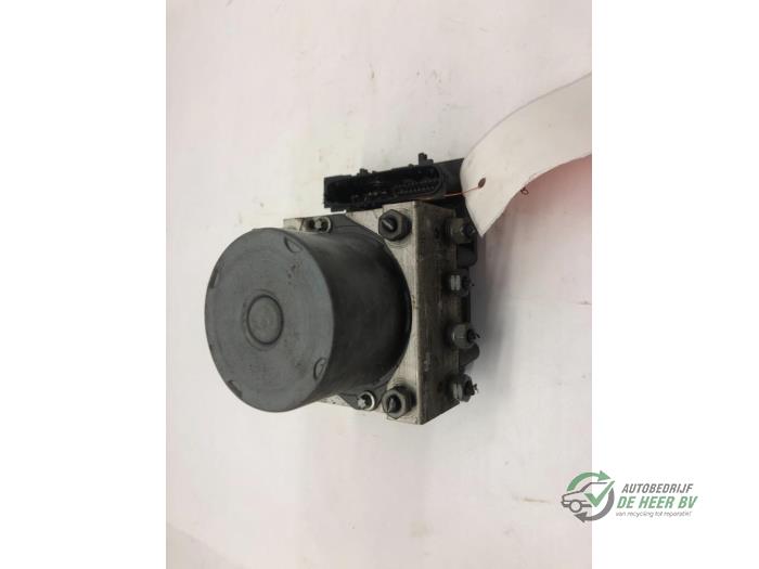 Gebruikte ABS Pomp Citroen C4 Coupé (LA) 1.6 16V Prijs € 50,00 Margeregeling aangeboden door Autobedrijf de Heer B.V.