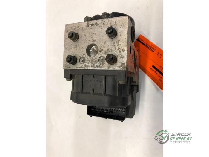 Gebruikte ABS Pomp Honda Civic (EP/EU) 1.6 16V VTEC Prijs € 100,00 Margeregeling aangeboden door Autobedrijf de Heer B.V.