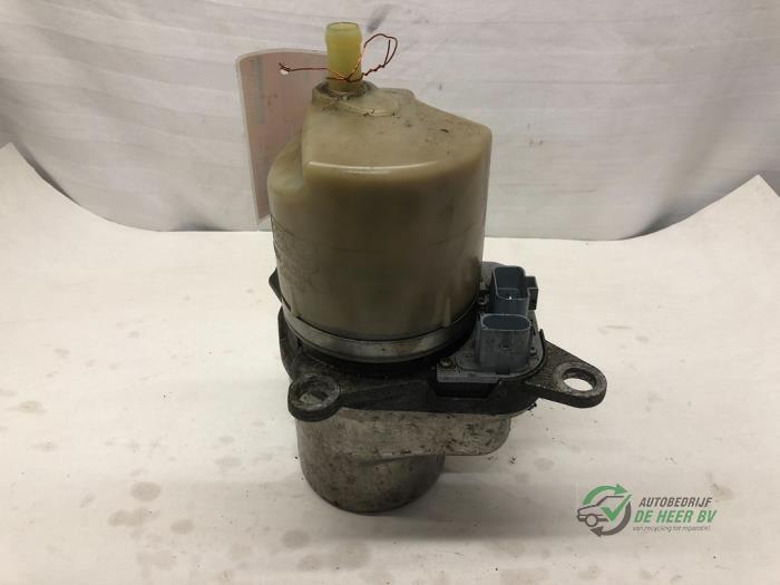 Gebruikte Pomp Servo Volvo V50 (MW) 2.0 D 16V Prijs € 150,00 Margeregeling aangeboden door Autobedrijf de Heer B.V.