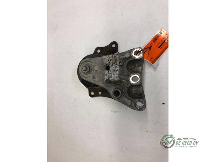 Gebruikte Motorrubber Seat Ibiza III (6L1) 1.4 16V 100 Prijs € 30,00 Margeregeling aangeboden door Autobedrijf de Heer B.V.