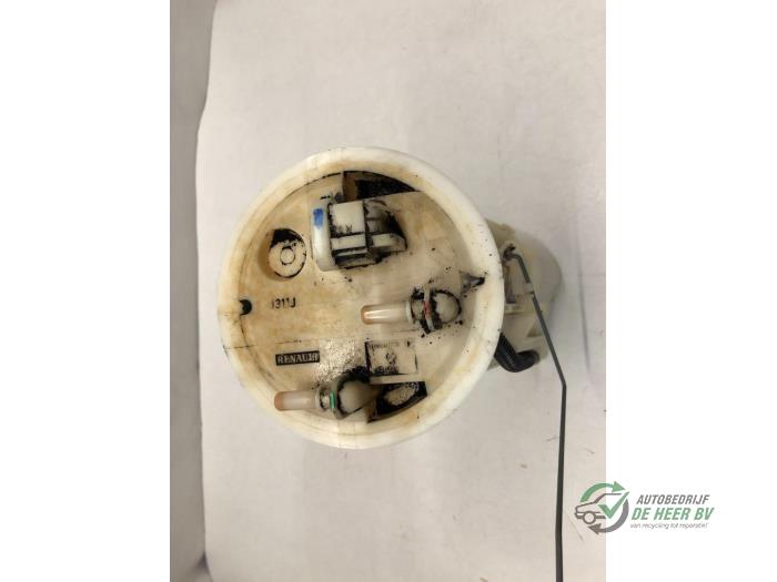 Gebruikte Tank element Pomp Renault Megane (BA) 1.6 16V Prijs € 35,00 Margeregeling aangeboden door Autobedrijf de Heer B.V.