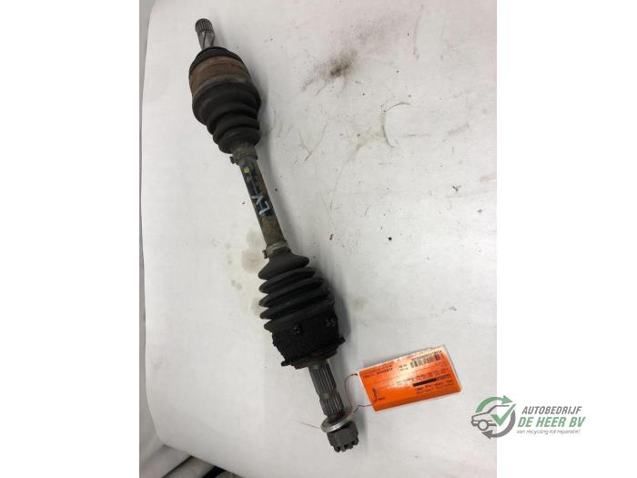 Gebruikte Steekas links-voor Opel Corsa B (73/78/79) 1.2i 16V Prijs € 50,00 Margeregeling aangeboden door Autobedrijf de Heer B.V.