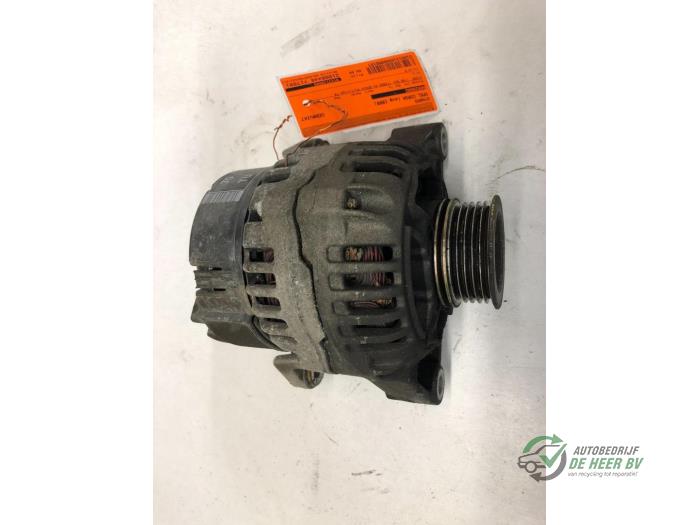 Gebruikte Dynamo Opel Corsa B (73/78/79) 1.2i 16V Prijs € 30,00 Margeregeling aangeboden door Autobedrijf de Heer B.V.
