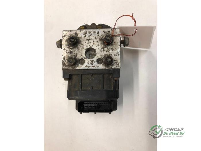 Gebruikte ABS Pomp Honda Civic (EP/EU) 1.4 16V Prijs € 100,00 Margeregeling aangeboden door Autobedrijf de Heer B.V.