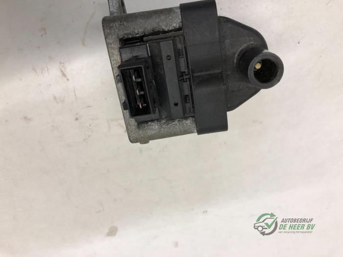 Bobine van een Seat Arosa (6H1) 1.4 MPi 1999