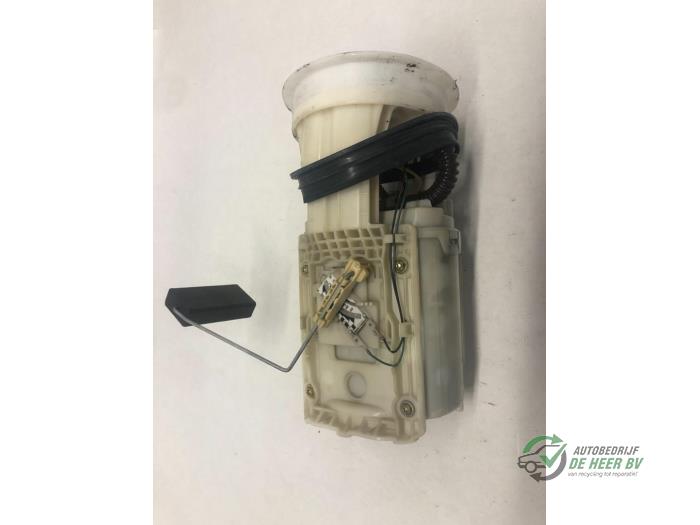 Gebruikte Tank element Pomp Volkswagen Polo III (6N2) 1.4 Prijs € 35,00 Margeregeling aangeboden door Autobedrijf de Heer B.V.