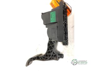 Gebruikte Sensor Gaspedaalpositie Volkswagen Polo IV (9N1/2/3) 1.2 12V Prijs € 25,00 Margeregeling aangeboden door Autobedrijf de Heer B.V.