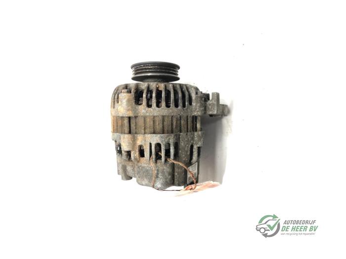 Dynamo van een Renault Twingo (C06) 1.2 1997