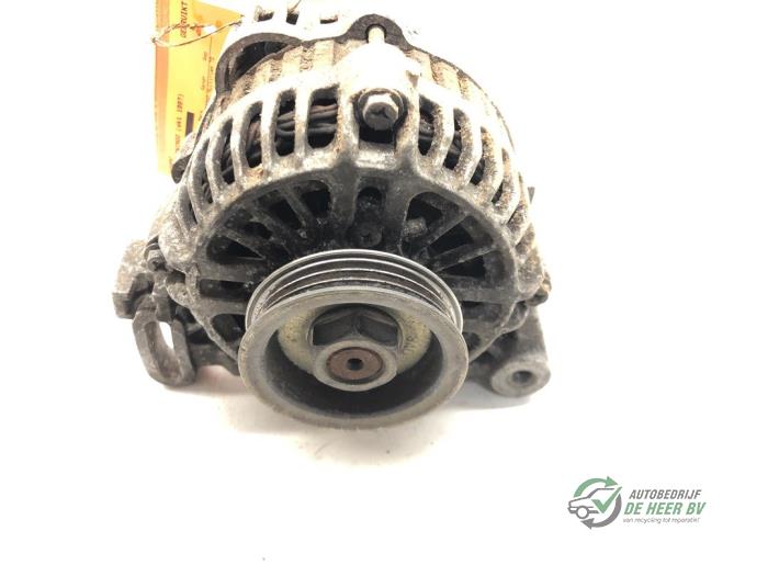 Dynamo van een Renault Twingo (C06) 1.2 1997