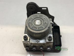 Gebruikte ABS Pomp Volkswagen Golf VII (AUA) 1.4 TSI 16V Prijs € 200,00 Margeregeling aangeboden door Autobedrijf de Heer B.V.