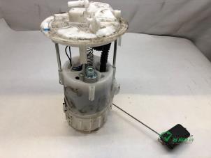 Gebruikte Tank element Pomp Renault Megane II (LM) 2.0 16V Prijs € 35,00 Margeregeling aangeboden door Autobedrijf de Heer B.V.