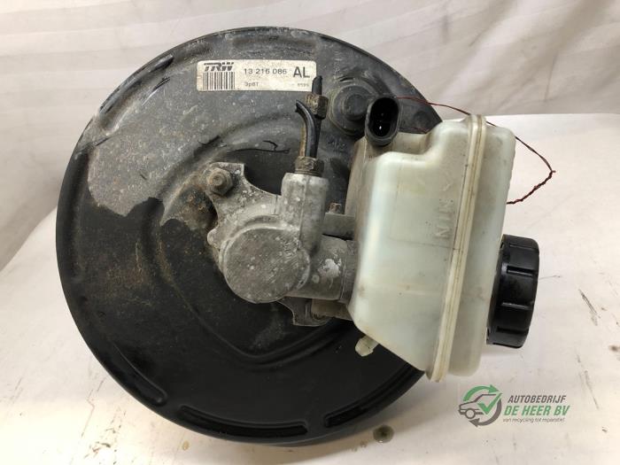 Gebruikte Rembekrachtiger Opel Astra H GTC (L08) 1.8 16V Prijs € 65,00 Margeregeling aangeboden door Autobedrijf de Heer B.V.