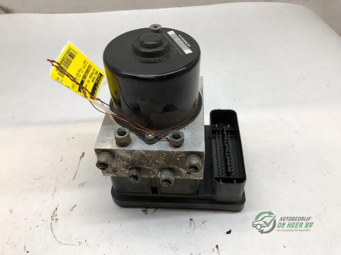 Gebruikte ABS Pomp Citroen C5 I Break (DE) 1.8 16V Prijs € 100,00 Margeregeling aangeboden door Autobedrijf de Heer B.V.