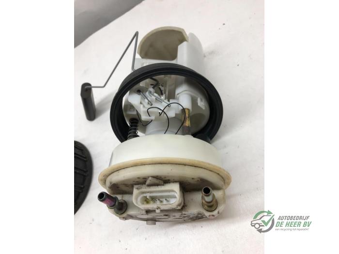 Gebruikte Tank element Pomp Volvo S40 (VS) 1.9 16V T4 Prijs € 50,00 Margeregeling aangeboden door Autobedrijf de Heer B.V.