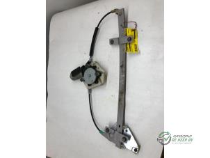 Gebruikte Ruitmechaniek 4Deurs links-voor Volvo S40 (VS) 1.9 16V T4 Prijs € 35,00 Margeregeling aangeboden door Autobedrijf de Heer B.V.