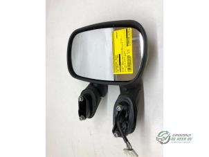 Gebruikte Buitenspiegel rechts Fiat Doblo (223A/119) 1.6 16V Prijs € 35,00 Margeregeling aangeboden door Autobedrijf de Heer B.V.